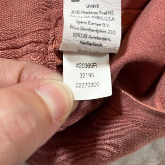 Spanx Cropped Pant - size small - excellent condition - Picture 7 of 8